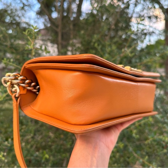 Chanel Old Medium Boy Handbag - Picture 4 of 14